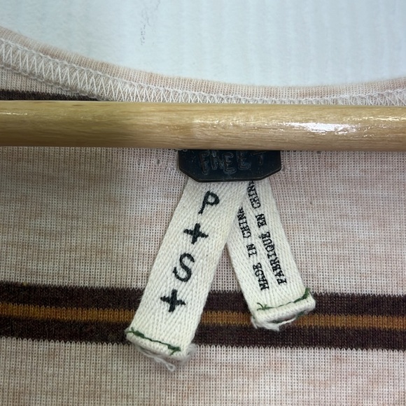 Free People - We The Free Great Falls Montana Stripe Lace Graphic Top Size Small - Picture 10 of 12